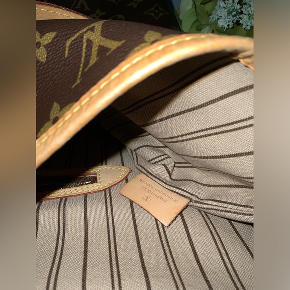 Authentic LOUIS VUITTON Monogram Delightful GM NM Discontinued Model - Picture 12 of 16